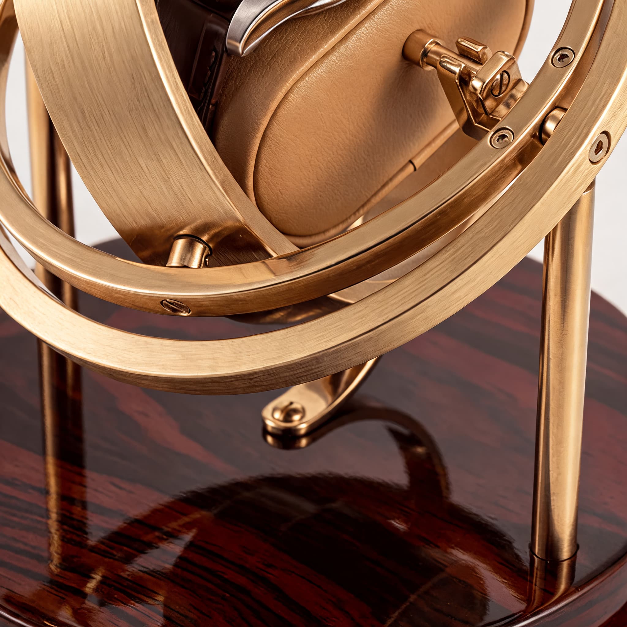 The Orbit Wood Winder - 1 Slot